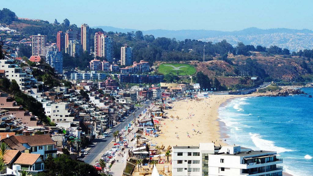 Torres residenciales del borde costero de Reñaca